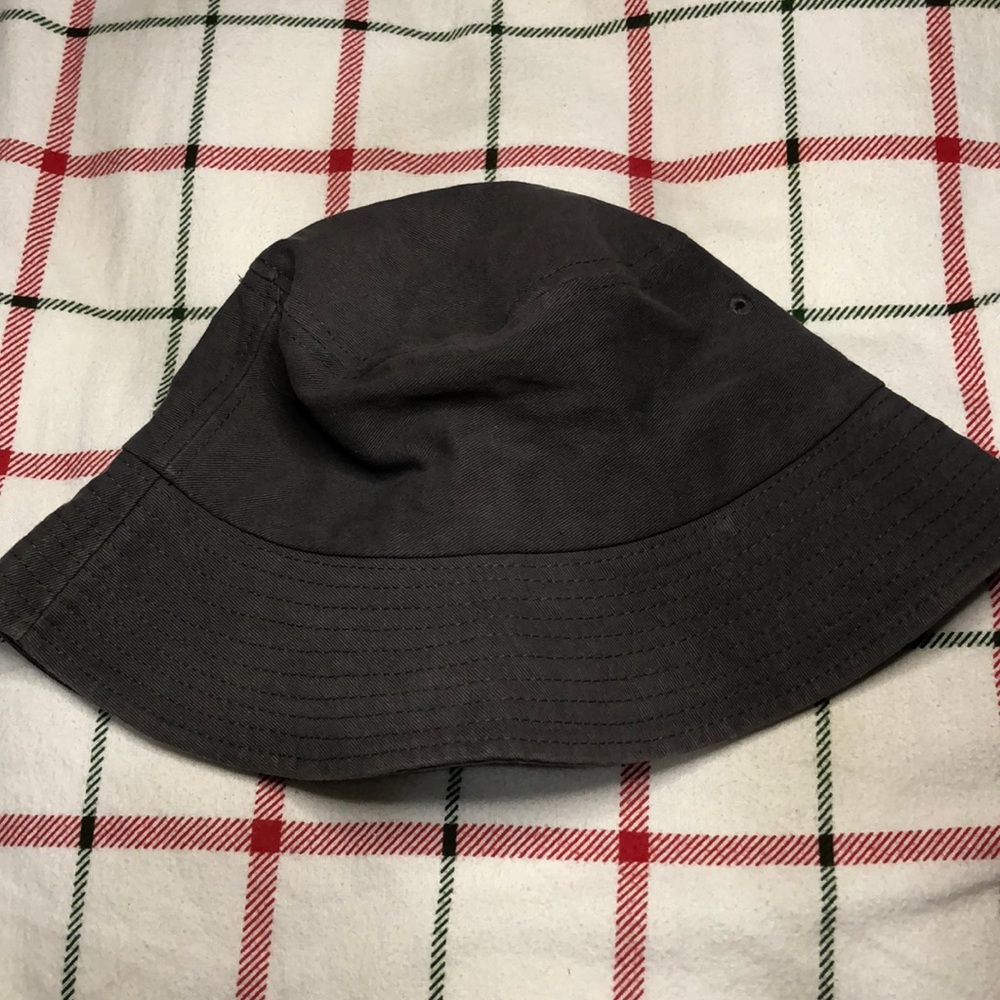 Bucket hat